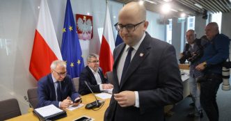 Dariusz Matecki, poseł Prawa i Sprawiedliwości, został dzisiaj rano zatrzymany przez ABW na środku warszawskiego skrzyżowania.