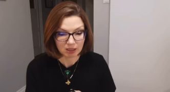 Fragment nagrania Elizy Michalik, w którym padają tezy o „hołdzie dla Putina” i „człowieku Kremla” — pokazujemy, na czym polegają te manipulacje.