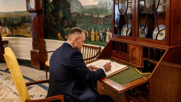 Dlaczego prezydent musiał zawetować aż cztery projekty KO