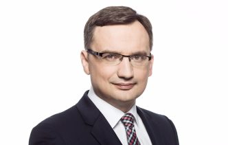 Dlaczego działania Prokuratury Krajowej wobec Ziobry są nielogiczne i sprzeczne z zasadami postępowania karnego