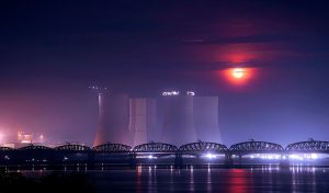 Hipokryzja Tuska: atakuje Fundusz Sprawiedliwości, a wydał 182 mln na elektrownię, której nie ma