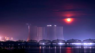 Hipokryzja Tuska: atakuje Fundusz Sprawiedliwości, a wydał 182 mln na elektrownię, której nie ma